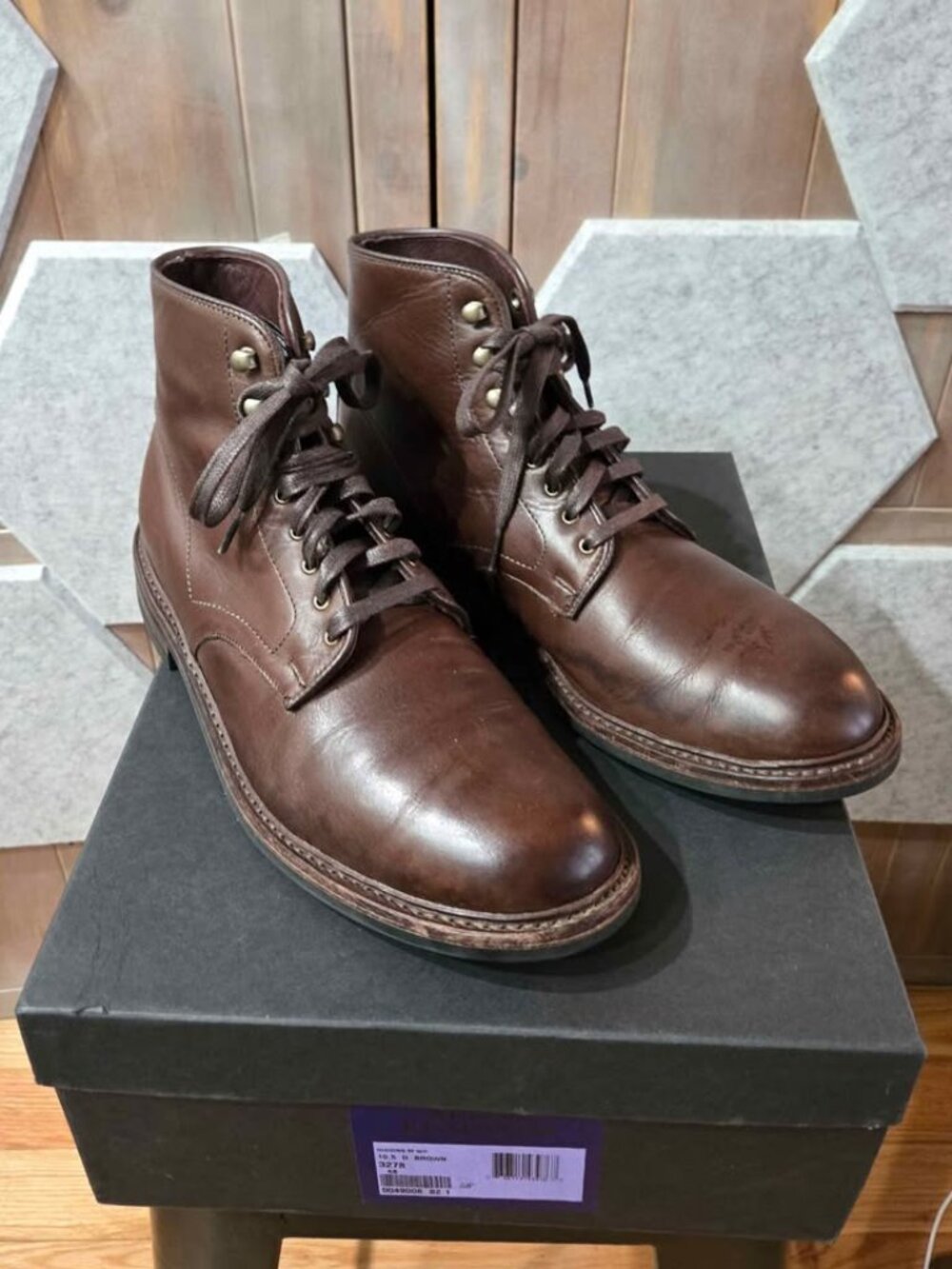 Allen Edmonds Higgins Mill Brown size 10.5 with original box and bag